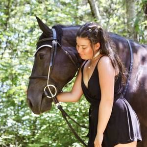 Meet your Posher, Malika